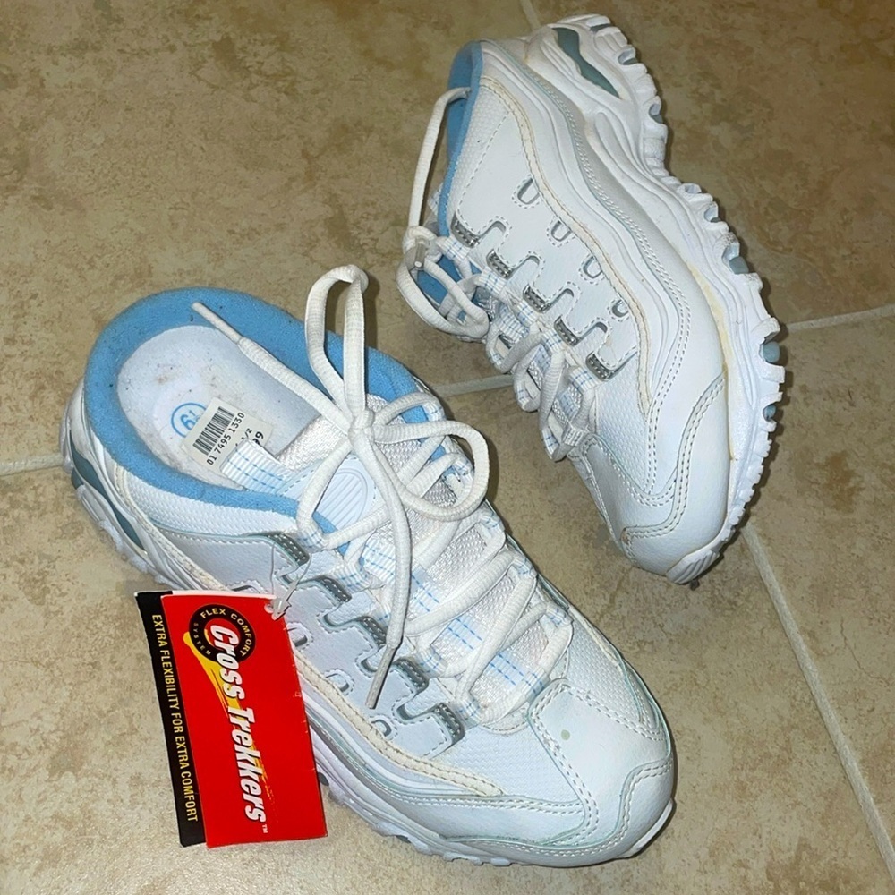 NWT‎ Cross Trekkers Slip On Sneakers Runners Women’s Size 6.5​